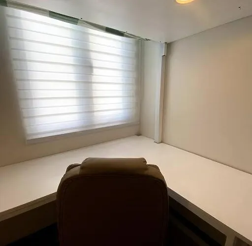 2br Near Naia/skyway: Staycation With View *