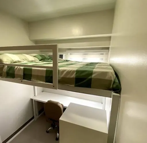 2br Near Naia/skyway: Staycation With View *