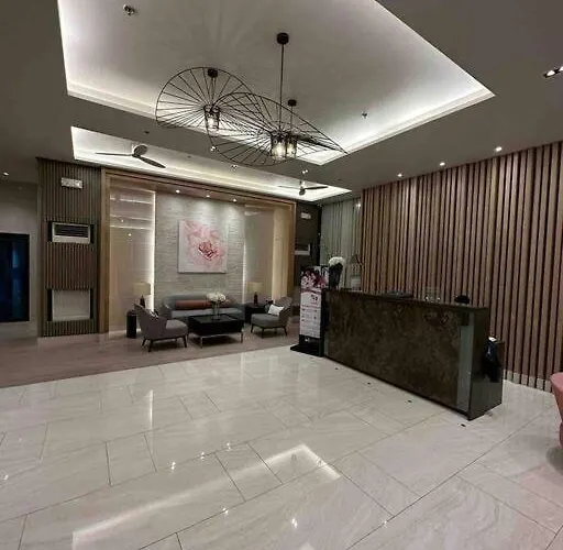 2br Near Naia/skyway: Staycation With View *